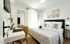 Studio & Rooms Fjok